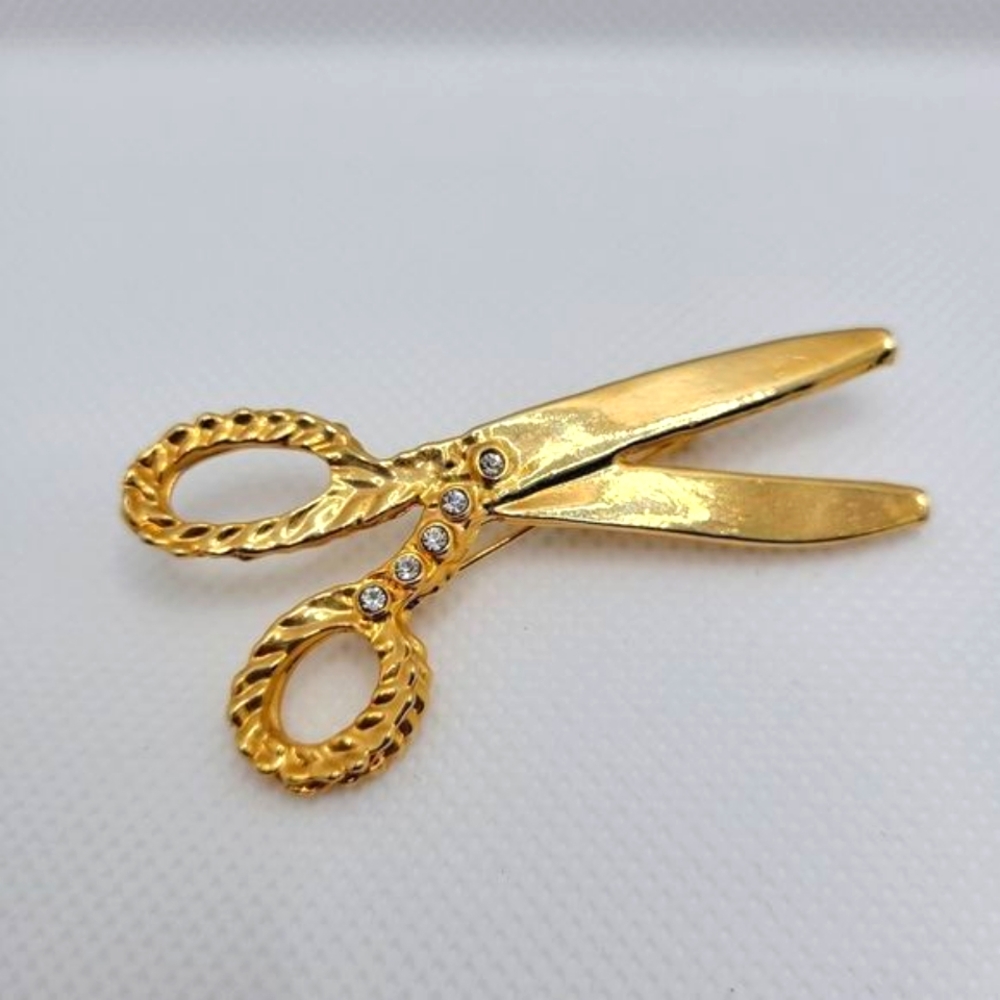 Hairdressers Scissors Pin Golden Brooch 5 Gem Diamond Quartz